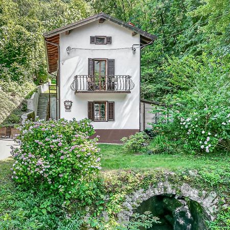 House By The Stream - Happy Rentals Avce Eksteriør bilde