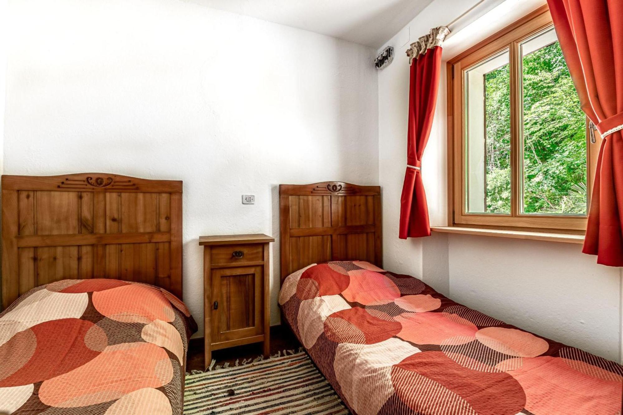 House By The Stream - Happy Rentals Avce Eksteriør bilde