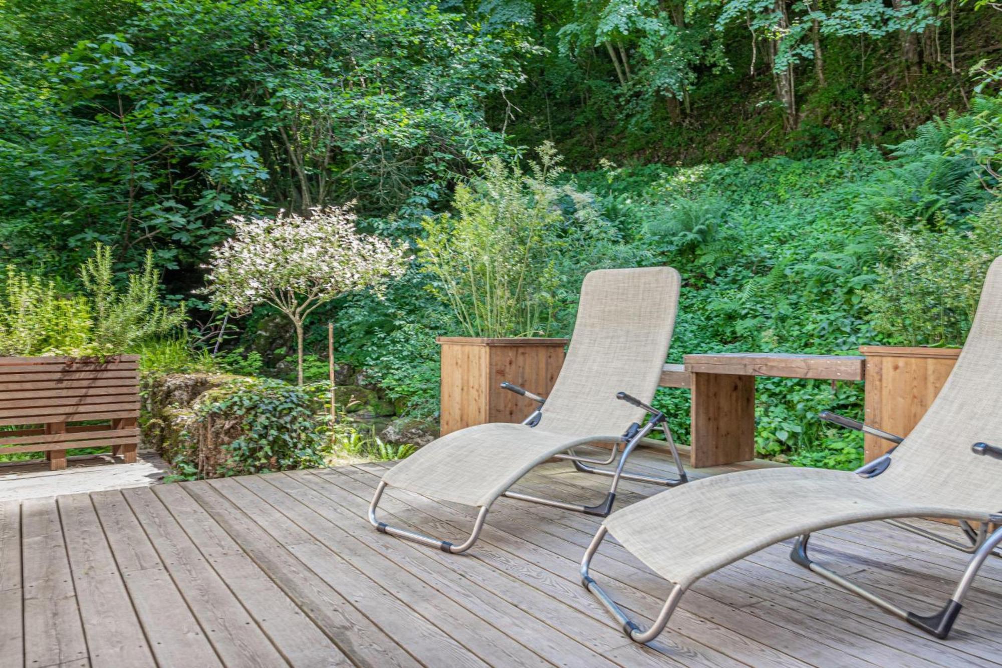 House By The Stream - Happy Rentals Avce Eksteriør bilde